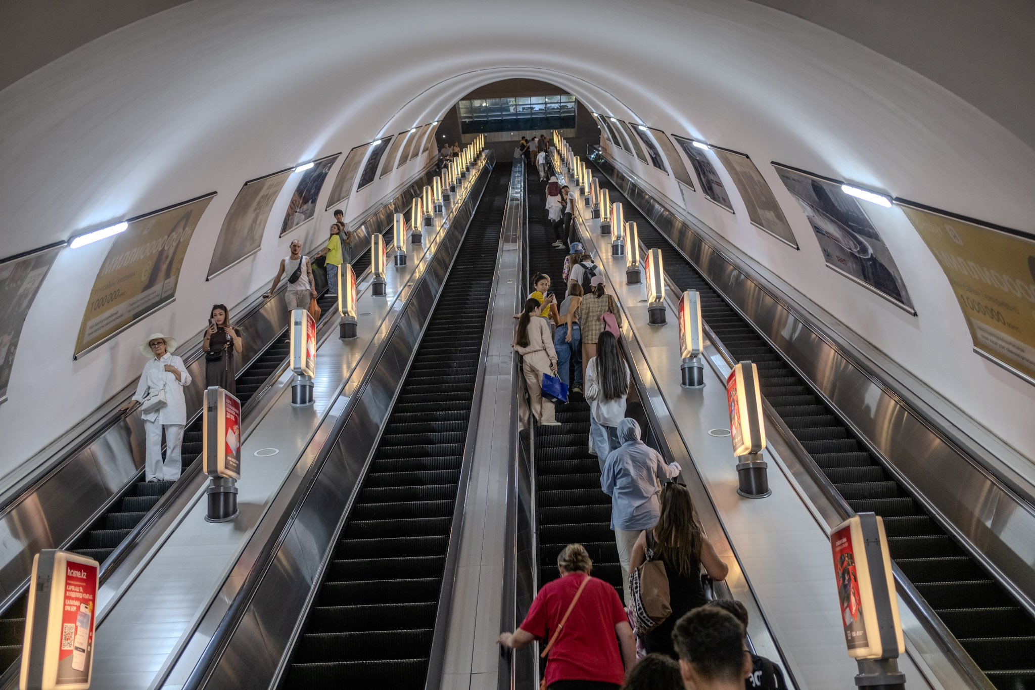 very long Escalator